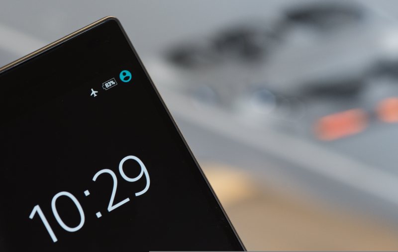 Neutrales Smartphone-Display als Symbol für eine noch in Entwicklung befindliche Verwaltungs-App