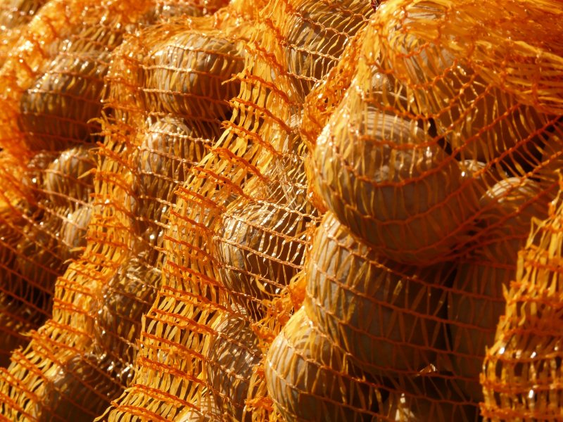 Kartoffeln in einem Sack als Symbol für Ernte und Verbraucherpreise