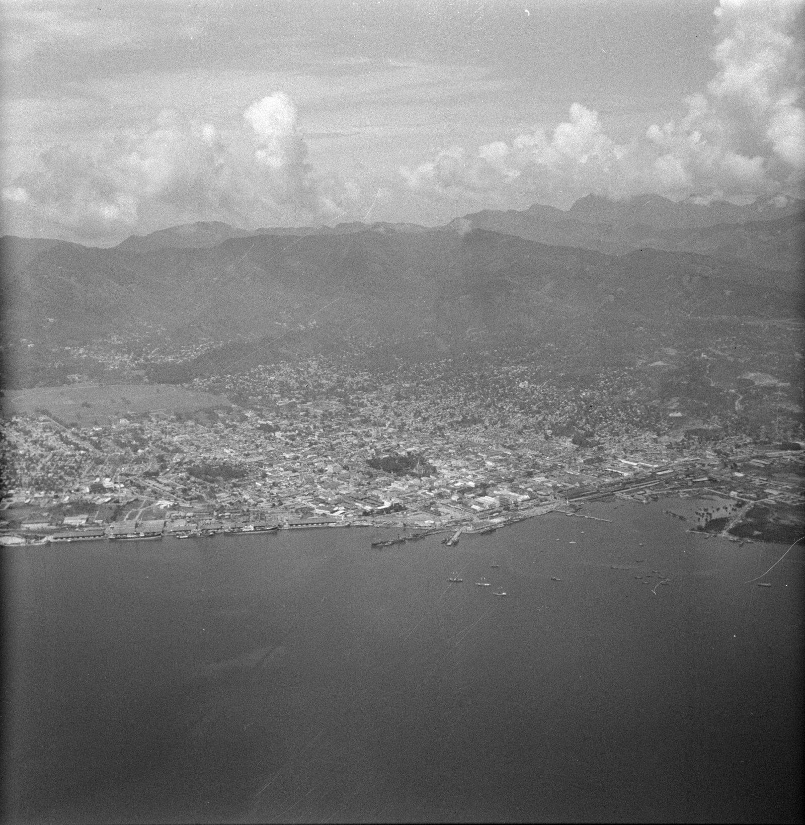 Historische Luftaufnahme von Port of Spain in Trinidad